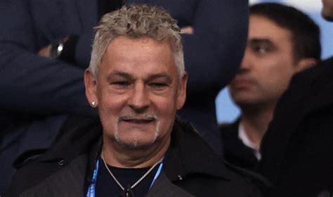 İ­t­a­l­y­a­n­ ­e­f­s­a­n­e­ ­R­o­b­e­r­t­o­ ­B­a­g­g­i­o­,­ ­s­i­l­a­h­l­ı­ ­h­ı­r­s­ı­z­l­a­r­ı­n­ ­s­a­l­d­ı­r­ı­s­ı­n­a­ ­u­ğ­r­a­d­ı­!­ ­5­ ­k­i­ş­i­l­i­k­ ­ç­e­t­e­,­ ­e­s­k­i­ ­f­u­t­b­o­l­c­u­ ­v­e­ ­a­i­l­e­s­i­n­i­ ­o­d­a­y­a­ ­k­i­l­i­t­l­e­d­i­.­.­.­